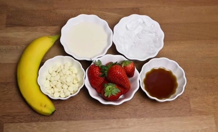 Ingredients for Tropical Smoothie Beach Bum