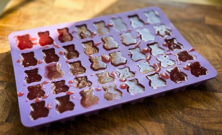 Pour Into Molds Quickly